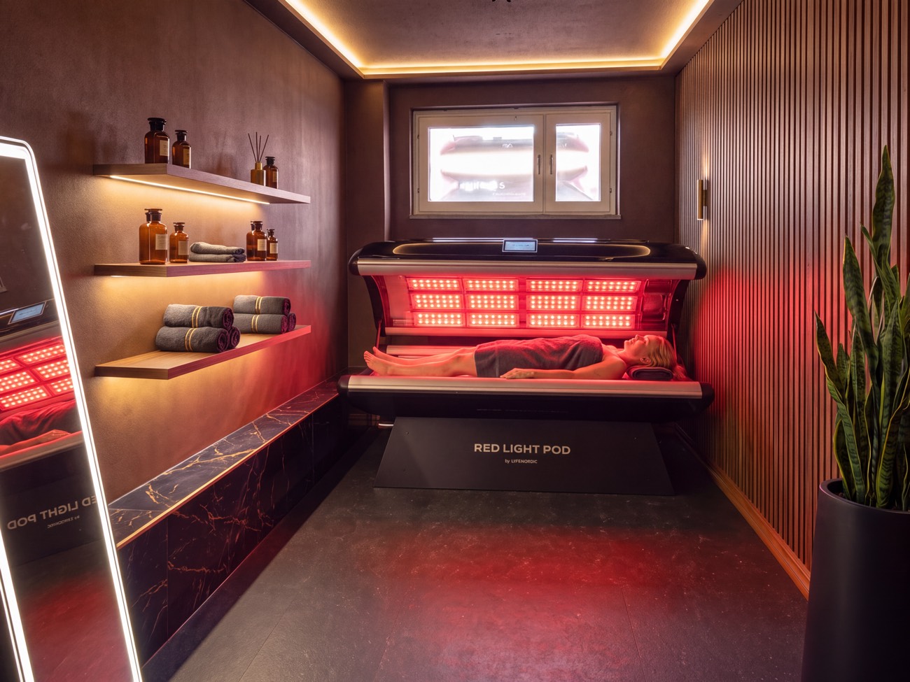 Red Light Pod, Fotobiomodulation, på Noir Glow Skin i Eskilstuna